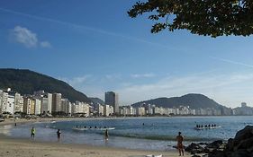 Apt Copacabana quadra da praia 907